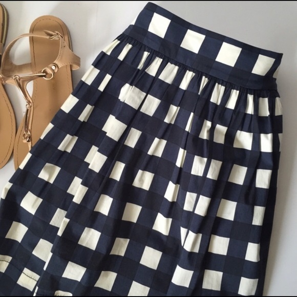 Banana Republic Dresses & Skirts - Banana Republic Pleated A-line Skirt
